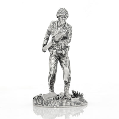 Artillery Loader "Arty Red Leg" - Silver Soldier - SilverStatues.com